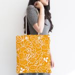 Rengarenk Zemin Üzerinde Çiçek Desenli Dijital Baskılı Kumaş Plaj Çantası Realhomes