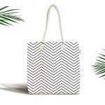 - Canta-7625 - Realhomes Beyaz Zemin Üzerinde Renkli Geometrik Desenli Dijital Baskılı Kumaş Plaj Çantası Realhomes