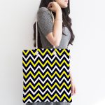 - Canta-7635-1 - Realhomes Beyaz Zemin Üzerinde Renkli Geometrik Desenli Dijital Baskılı Kumaş Plaj Çantası Realhomes