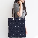 Renkli Zemin Üzerinde Beyaz Puantiyeli Dijital Baskılı Kumaş Plaj Çantası Realhomes