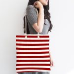- Canta-7643-1 - Realhomes Beyaz Zemin Üzerinde Renkli Çizgili Dijital Baskılı Kumaş Plaj Çantası Realhomes