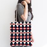 - Canta-7652-1 - Realhomes Renkli Zemin Üzerinde Geometrik Desenli Dijital Baskılı Kumaş Plaj Çantası Realhomes