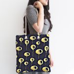 Siyah Zemin Üzerinde Gold Detaylı Balon Çizimli Dijital Baskılı Kumaş Plaj Çantası Realhomes