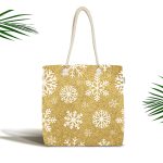 - Canta-7708 - Realhomes Gold Zemin Üzerinde Beyaz Renkli Kar tanesi Desenli Dijital Baskılı Kumaş Plaj Çantası Realhomes