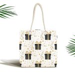 - Canta-7717 - Realhomes Beyaz Zemin Üzerinde Gold Detaylı Hediye Paketi Desenli Dijital Baskılı Kumaş Plaj Çantası Realhomes