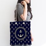 - Canta-7725-1 - Realhomes  Renkli Zemin Üzerinde Modern Çapa Desenli Dijital Baskılı Kumaş Plaj Çantası Realhomes