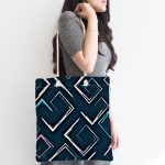 - Canta-7770-1 - Realhomes Siyah Zemin Üzerinde Renkli Geometrik Desenli Dijital Baskılı Kumaş Plaj Çantası Realhomes