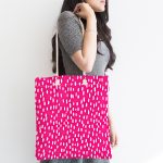 Pembe Zemin Üzerinde Beyaz Puantiye Desenli Dijital Baskılı Kumaş Plaj Çantası Realhomes