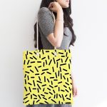 Sarı Zemin Üzerinde Siyah Puantiye Desenli Dijital Baskılı Kumaş Plaj Çantası Realhomes