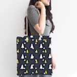 Renkli Zemin Üzerinde Çam Ağacı Desenli Dijital Baskılı Kumaş Plaj Çantası Realhomes