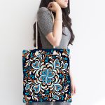 - Canta-7940-1 - Realhomes Renkli Zemin Üzerinde Çini Desenli Dijital Baskılı Kumaş Plaj Çantası Realhomes