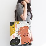 Beyaz Zemin Üzerinde Pastel Renkli Yaprak Desenli Dijital Baskılı Kumaş Plaj Çantası Realhomes