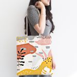 Beyaz Zemin Üzerinde Pastel Renkli Yaprak Desenli Dijital Baskılı Kumaş Plaj Çantası Realhomes