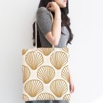 - Canta-8084-1 - Realhomes Renkli Zemin Üzerinde Deniz Kabuğu Desenli Dijital Baskılı Kumaş Plaj Çantası Realhomes