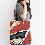 Renkli Zemin Üzerinde Geometrik Desenli Dijital Baskılı Kumaş Plaj Çantası Realhomes