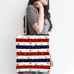 Beyaz Zemin Üzerinde Gold Detaylı Kalp Desenli Dijital Baskılı Kumaş Plaj Çantası Realhomes