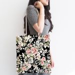 Rengarenk Zemin Üzerinde Çiçek Desenli Dijital Baskılı Kumaş Plaj Çantası Realhomes