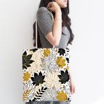 Beyaz Zeminde Gold Detaylı Sonbahar Yaprak Desenli Dijital Baskılı Kumaş Plaj Çantası Realhomes