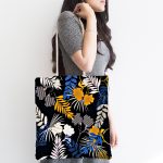 - Canta-8501-1 - Realhomes Siyah Zemin Üzerinde Renkli Yaprak Desenli Dijital Baskılı Kumaş Plaj Çantası Realhomes