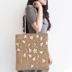 Rengarenk Zemin Üzerinde Beyaz Çiçek Desenli Dijital Baskılı Kumaş Plaj Çantası Realhomes