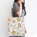 Beyaz Zemin Üzerinde Balkabağı Desenli Dijital Baskılı Kumaş Plaj Çantası Realhomes