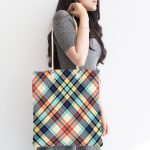 Renkli Zemin Üzerinde Pastel Renkli Ekose Desenli Dijital Baskılı Kumaş Plaj Çantası Realhomes