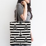 - Canta-8788-1 - Realhomes Beyaz Zemin Üzerinde Siyah Çizgili Çapa Desenli Dijital Baskılı Kumaş Plaj Çantası Realhomes
