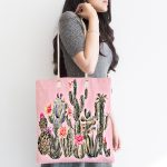 Renkli Zemin Üzerinde Kaktüs Desenli Dijital Baskılı Kumaş Plaj Çantası Realhomes