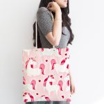 - Canta-941-1 - Realhomes Pembe Zeminde Sevimli Unicorn Motifli Özel Tasarım Dijital Baskılı Kumaş Plaj Çantası Realhomes