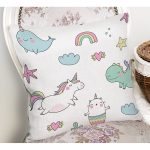 - Rh-K1189-1 - Realhomes Beyaz Zeminde Sevimli Hayvanlar Motifli Dijital Baskılı Özel Tasarım Modern Yastık Kırlent Kılıfı Realhomes