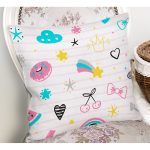 - Mobile - Realhomes Çizgili Zemin Donut Ve Çilek Tasarımlı Dijital Baskılı Özel Tasarım Modern Yastık Kırlent Kılıfı Realhomes