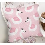 - Swan with crown seamless pattern background - Realhomes Pembe Zeminde Kuğu Motifli Dijital Baskılı Özel Tasarım Modern Yastık Kırlent Kılıfı Realhomes