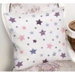 - Печать - Realhomes Beyaz Zeminde Renkli Yıldız Temalı Dijital Baskılı Özel Tasarım Modern Yastık Kırlent Kılıfı Realhomes