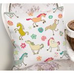 - Rh-K1396-1 - Realhomes Rengarenk Sevimli At Desenli Dijital Baskılı Özel Tasarım Modern Yastık Kırlent Kılıfı Realhomes