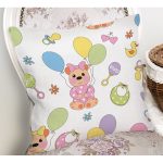 - Seamless baby background with bear - Realhomes Uçan Balonlu Köpek Tasarımlı Dijital Baskılı Özel Tasarım Modern Yastık Kırlent Kılıfı Realhomes