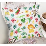 - Rh-K1427-1 - Realhomes Orman Temalı Sevimli Hayvanlar Desenli Dijital Baskılı Özel Tasarım Modern Yastık Kırlent Kılıfı Realhomes