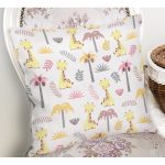 - Seamless pattern with cute giraffe - Realhomes Palmiye Zürafa Desenli Dijital Baskılı Özel Tasarım Modern Yastık Kırlent Kılıfı Realhomes