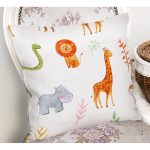 - Rh-K1471-1 - Realhomes Orman Hayvanları Desenli Dijital Baskılı Özel Tasarım Modern Yastık Kırlent Kılıfı Realhomes