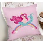 - Rh-K4317p-1 - Realhomes Pembe Zeminde Denizkızı Desenli Dijital Baskılı Çocuk Odası Yastık Kırlent Kılıfı Realhomes