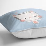 - Rh-K4350m-2 - Realhomes Mavi Zeminde Sevimli Kedicik Desenli Modern Yastık Kırlent Kılıfı Realhomes