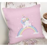 - Rh-K4368p-1 - Realhomes Pembe Zeminde Unicorn Tasarımlı Çocuk Odası Yastık Kırlent Kılıfı Realhomes