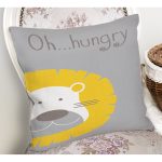 - Rh-K4381g-1 - Realhomes  Gri Zeminde Hungry Aslan Motifli Dijital Baskılı Bebek Odası Kırlent Kılıfı Realhomes