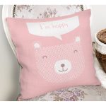- Rh-K4404-1 - Realhomes Pembe Zeminde Mutlu Ayıcık Desenli Bebek Odası Yastık Kırlent Kılıfı Realhomes