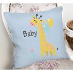 - Rh-K4477m-1 - Realhomes Mavi Zemin Balon Ve Zürafa Desenli Temalı Sevimli Ayıcık Çocuk Odası Yastık Kırlent Kılıfı Realhomes