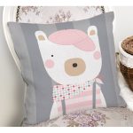 - Rh-K4669g-1 - Realhomes Gri Çizgili Zemin Şapkalı Ayıcık Desenli Dijital Baskılı Modern Yastık Kırlent Kılıfı Realhomes