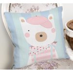 - Rh-K4669m-1 - Realhomes Mavi Çizgili Zemin Şapkalı Ayıcık Desenli Dijital Baskılı Modern Yastık Kırlent Kılıfı Realhomes