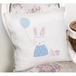 - Rh-K4815-1 - Realhomes Realhomes Beyaz Zeminde Balonlu Sevimli Tavşan Modern Yastık Kırlent Kılıfı Realhomes