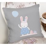- Rh-K4816-1 - Realhomes Realhomes Gri Zeminde Balonlu Sevimli Tavşan Modern Yastık Kırlent Kılıfı Realhomes