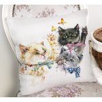 - Rh-K5701-1 - Realhomes Sevimli Kedicikler Motifli Modern Yastık Kırlent Kılıfı Realhomes