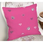 Pembe Zeminli Kalp ve Pati İzleri Modern Yastık Kırlent Kılıfı Realhomes